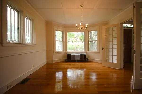 Building Photo - 163 Pleasant St