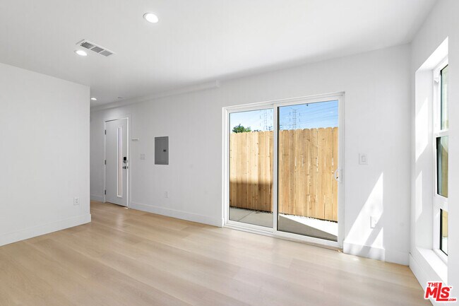Building Photo - 10963 Calvert St
