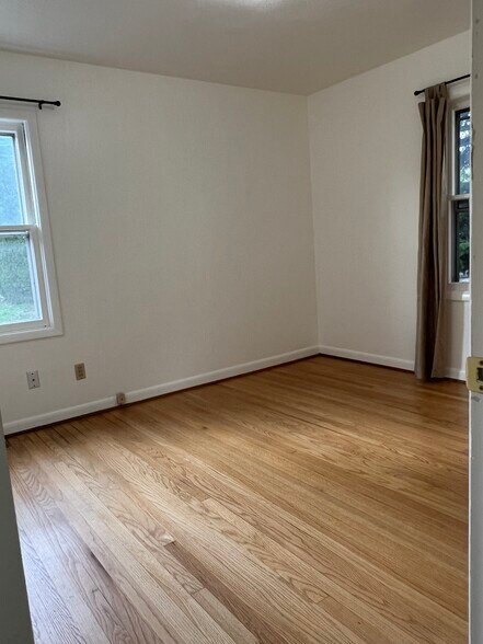 2nd Bedroom Upstairs - 5005 SE Woodward St