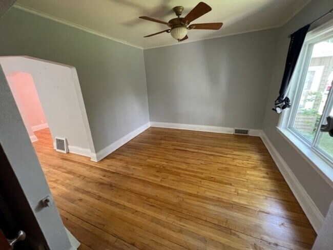 Building Photo - Duluth, MN - 4 Bedroom - 2 Bath - 2 car garage - Single family home