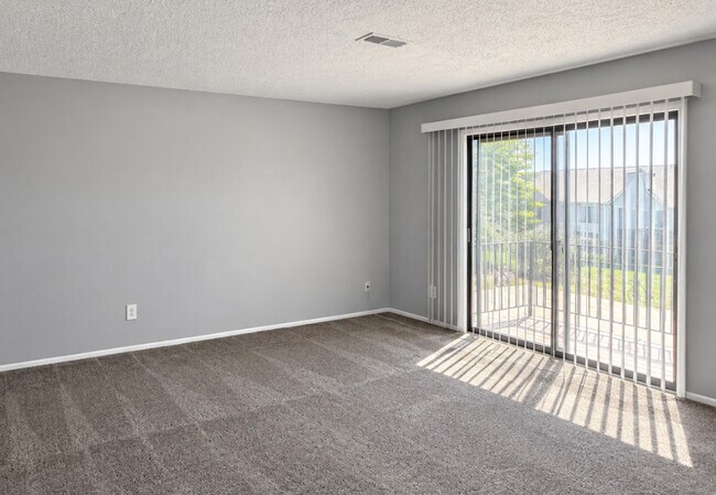 Building Photo - 3405 Holiday Ct