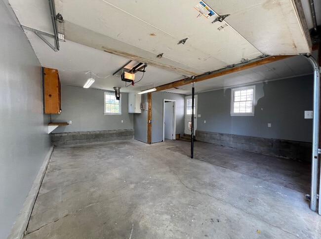 Building Photo - 3591 Harry Truman Dr