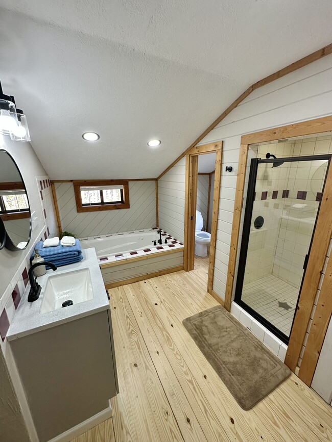 Building Photo - 348 Cozy Cove Hollow