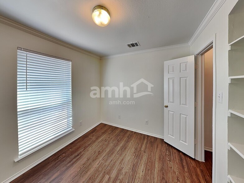 Building Photo - 4031 Arbor Heights