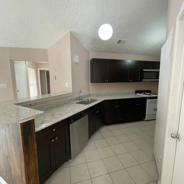 Building Photo - 7017 Haven Creek Dr