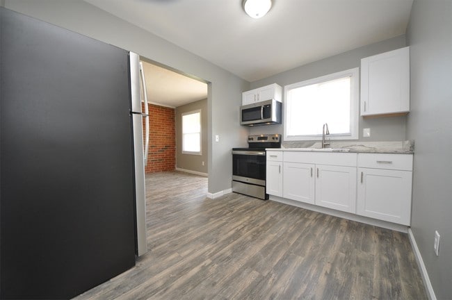 Building Photo - 3 Westwood Village