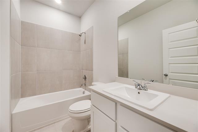 Building Photo - 506 Towerglen Dr