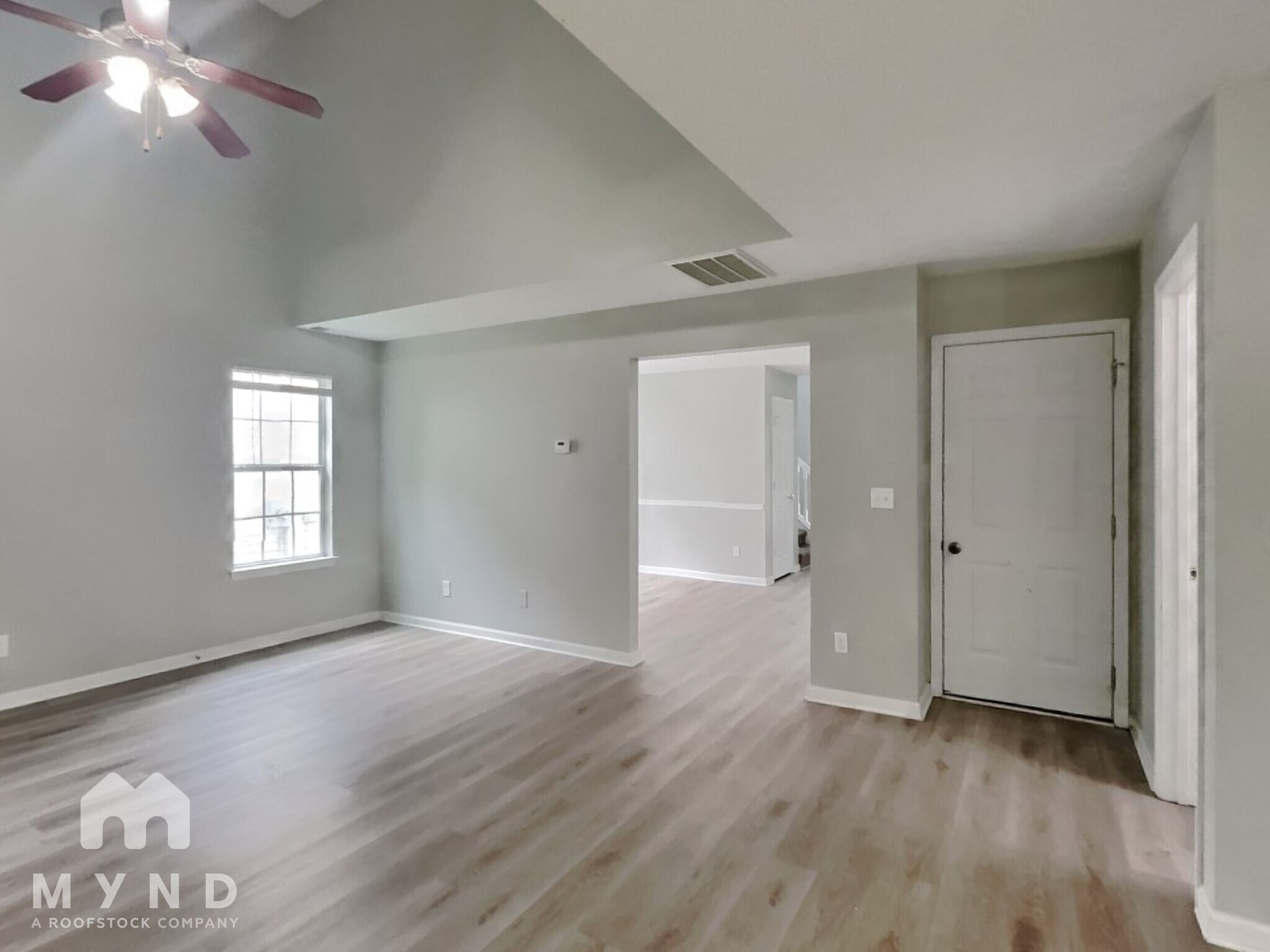 Building Photo - 2892 Two Lakes Cir