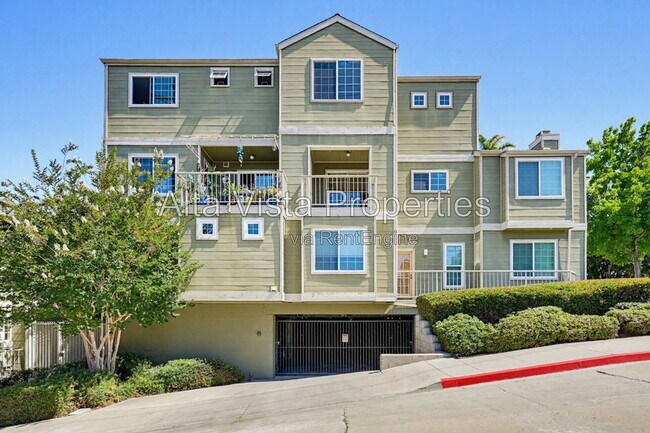 Building Photo - 4204 3rd Avenue