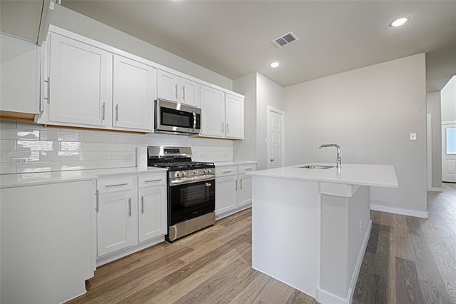 Building Photo - 806 Pne Bch Dr