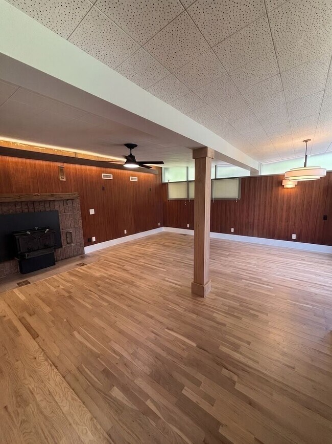 Building Photo - Updated Rancher in Norris!!