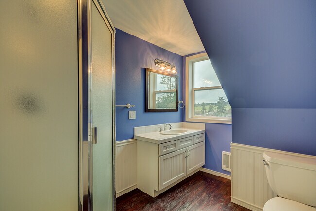 Building Photo - 4 Bedroom House in Coupeville