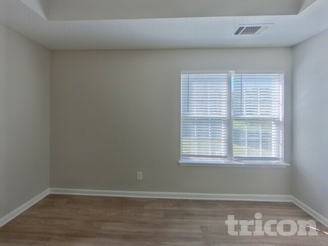 Building Photo - 2000 Taras Trace Dr