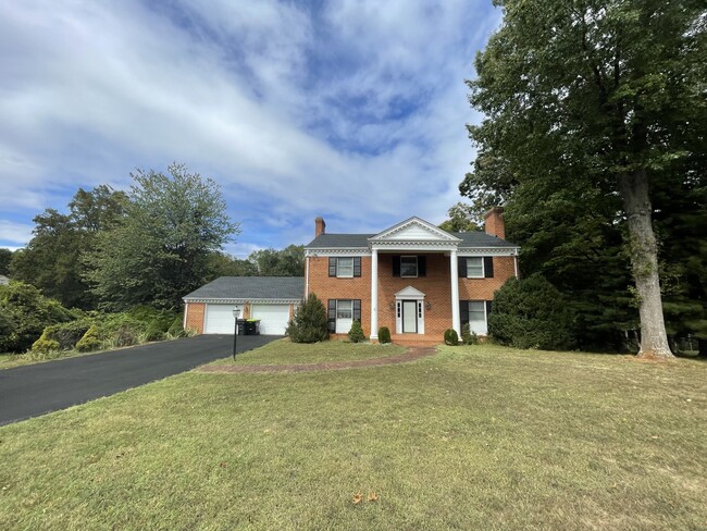 Building Photo - 156 Scottsmill Rd