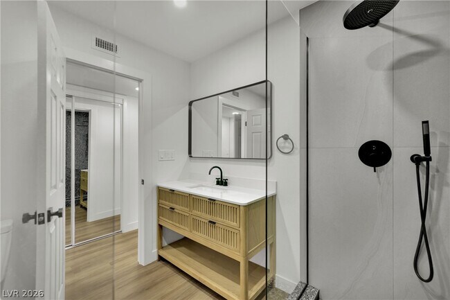 Building Photo - 2325 Sombrero Dr