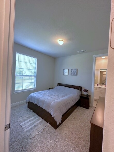 Building Photo - 9632 Staffordshire Rd