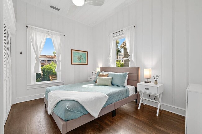 Building Photo - 17 Old Mission Ave