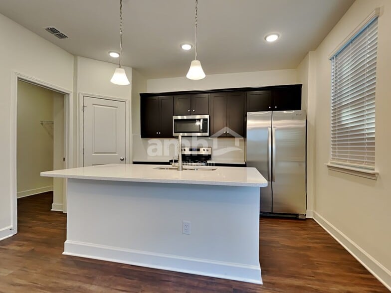 Building Photo - 10717 Coleman Rd