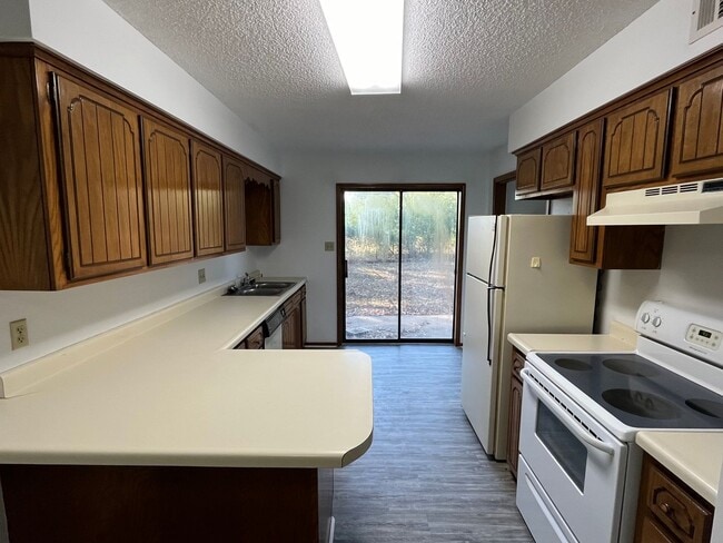 Building Photo - 92 N Josephine