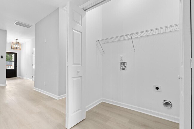 Building Photo - 3106 Hammond Ave
