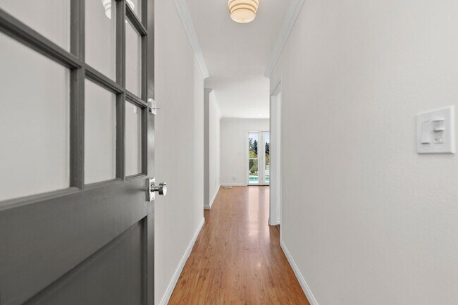 Building Photo - Welcome to Your Dream Home in Sunny San Di...