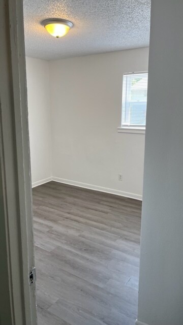 2 Bed - 4416-4418 Lynn Ln