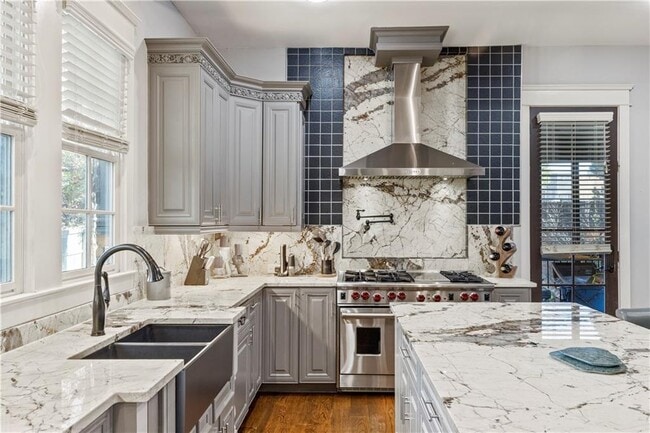 Building Photo - 2125 Cooper Lake Dr SE