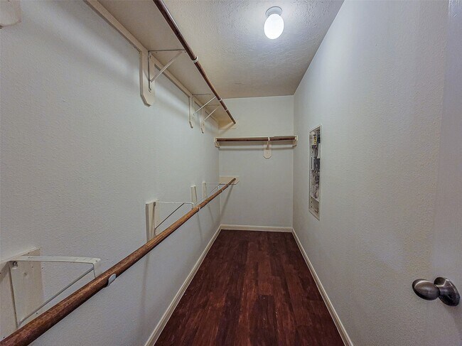 Building Photo - 3611 Cedar Flats Ln