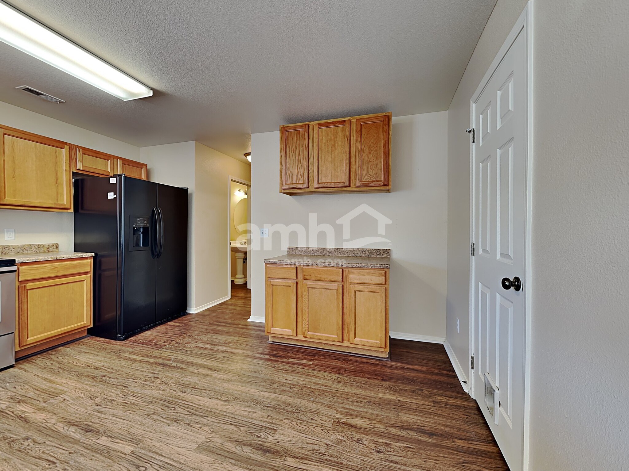 Building Photo - 2136 Summit Way