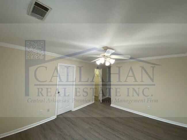 Building Photo - West LR Home