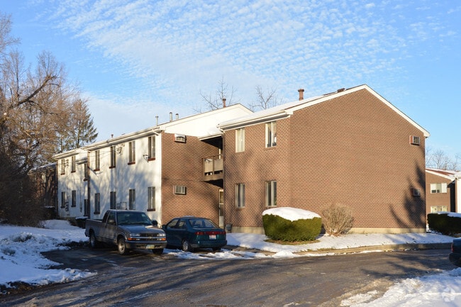 Building Photo - Parkview Arms I & II