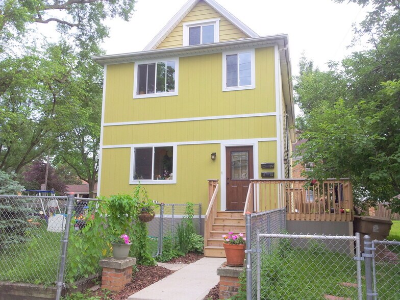 Building Photo - 1203 Chandler St