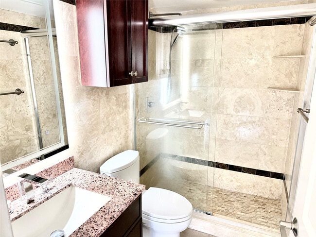 Building Photo - 550 Bayshore Dr