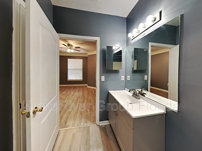 Building Photo - 10509 Villa View Cir
