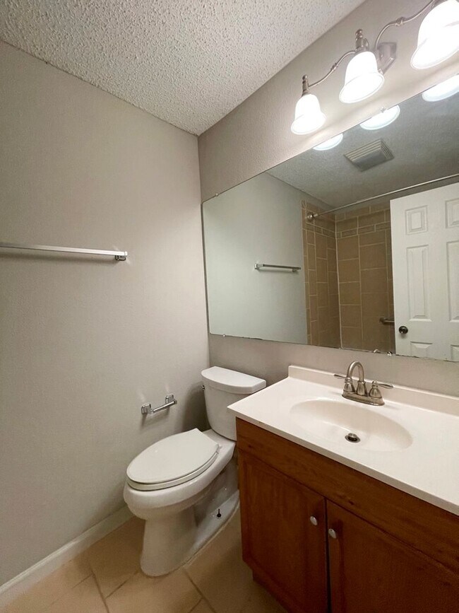 Building Photo - Great Condo for lease in North Austin!