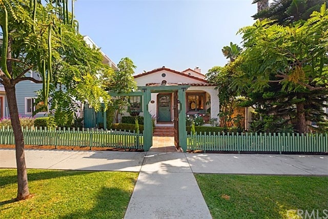 Primary Photo - 34010 Street of the Amber Lantern