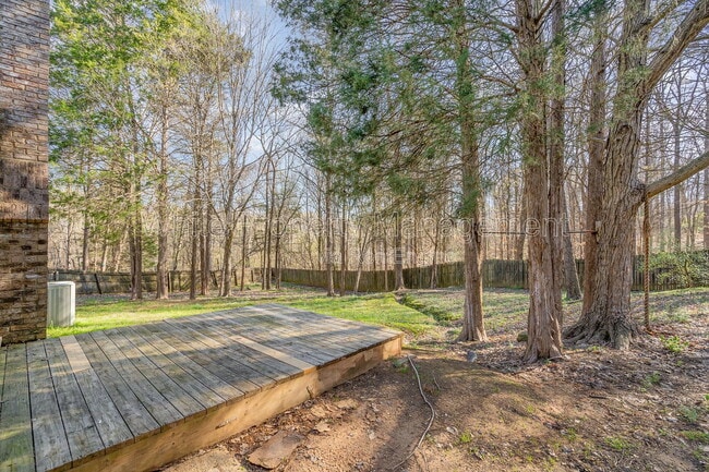 Building Photo - 11100 Deerpath Ct