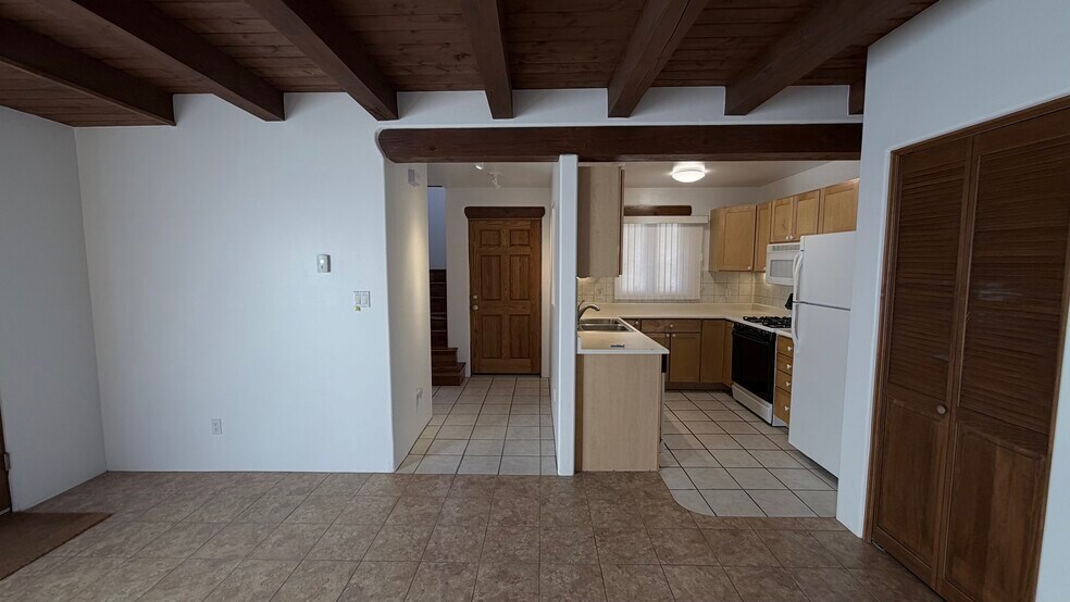 Building Photo - 914 Hickox St