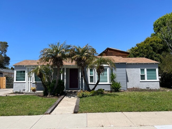 Primary Photo - 3 Bedroom Midtown Ventura 1938 Charmer!