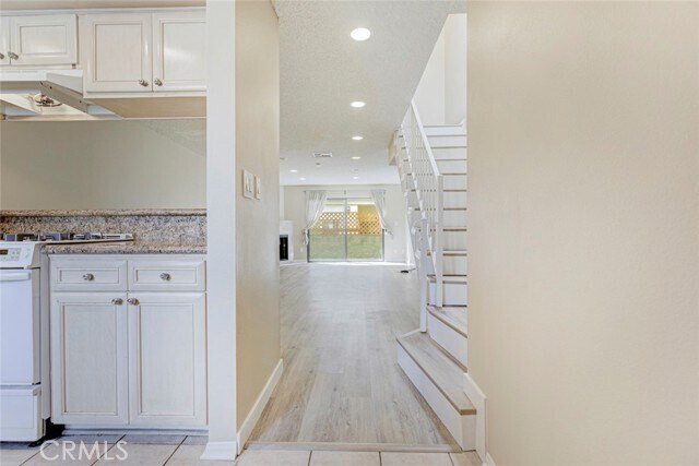 Building Photo - 635 E Angeleno Ave