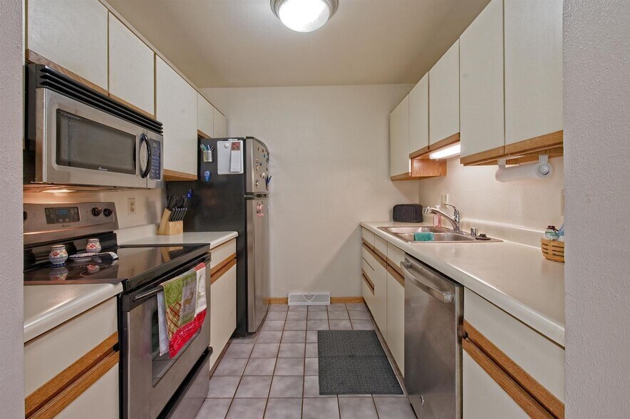 Building Photo - 133 Ponwood Cir
