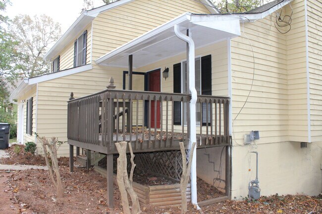 Building Photo - 1410 Ashbrook Dr NW