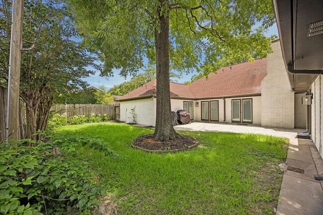 Building Photo - 2930 Riata Ln