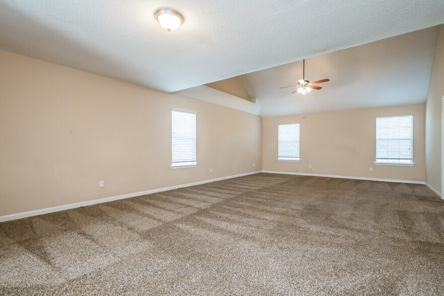 Building Photo - 369 Kentwood Springs Dr