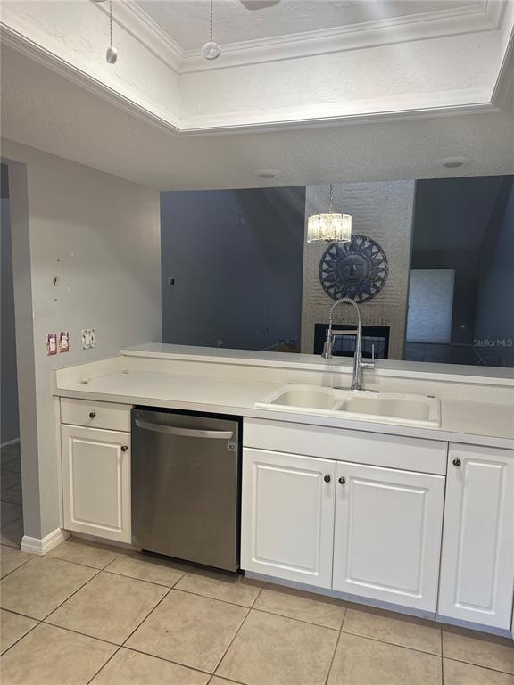 Building Photo - 4644 La Jolla Dr