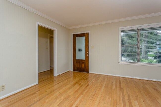 Building Photo - 1230 Timbergrove Ln