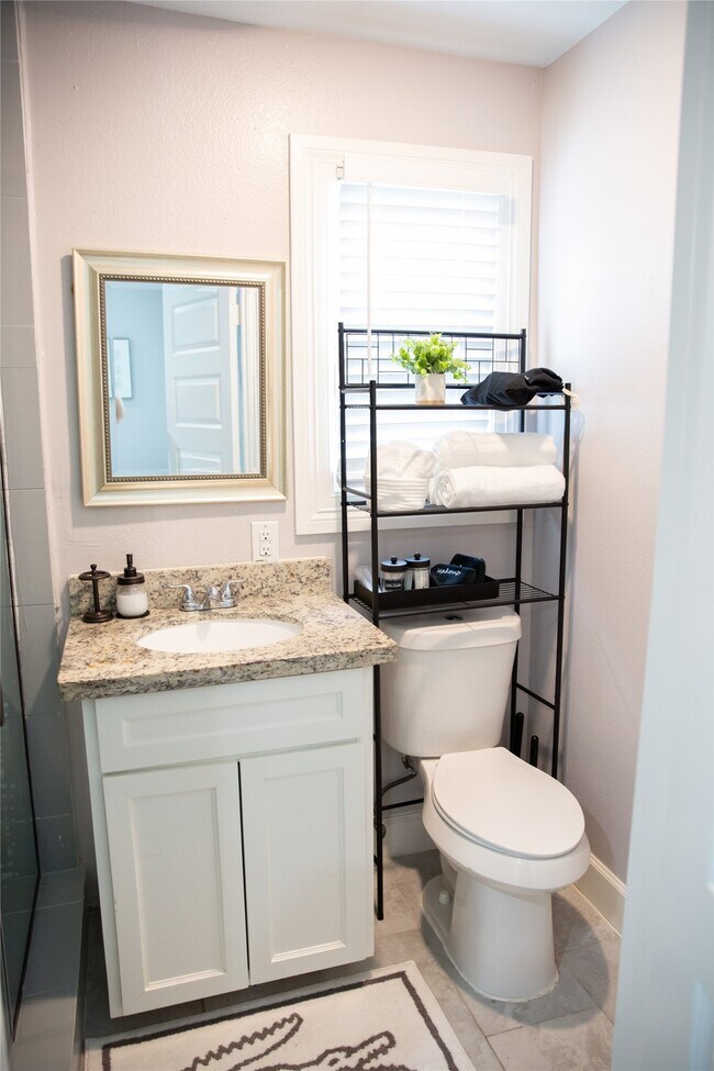 Building Photo - 12218 Hillcroft St