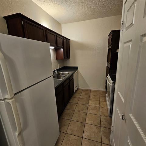 Building Photo - 9254 Forest Ln