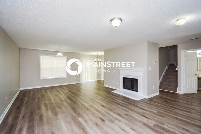 Building Photo - 4 Bedroom Pet-Friendly Home in Lithonia, GA with Main Street Renewal