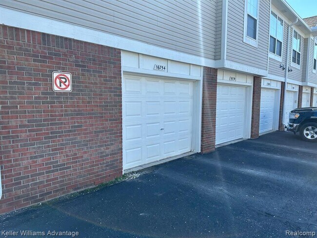 Building Photo - 16748 Dover Dr